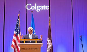 Colin Powell speaks in Colgate's Sanford Field House (Photo by Andy Daddio)