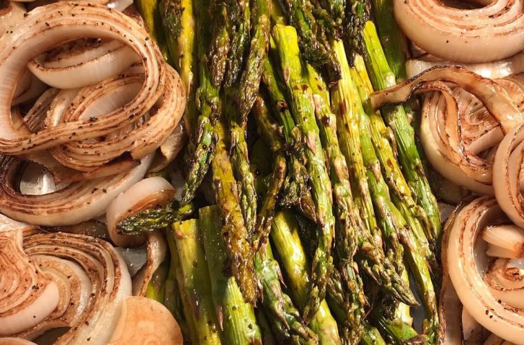 Grilled mushrooms and asparagus