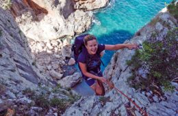 Dagmara (Cepuritis) ’91 Kokonas climbing a cliff face
